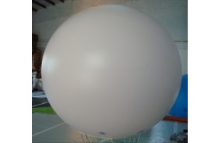 Ballon gonflé à  l'hélium géant